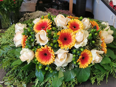 Urnenschmuck von Blumen Cornielje